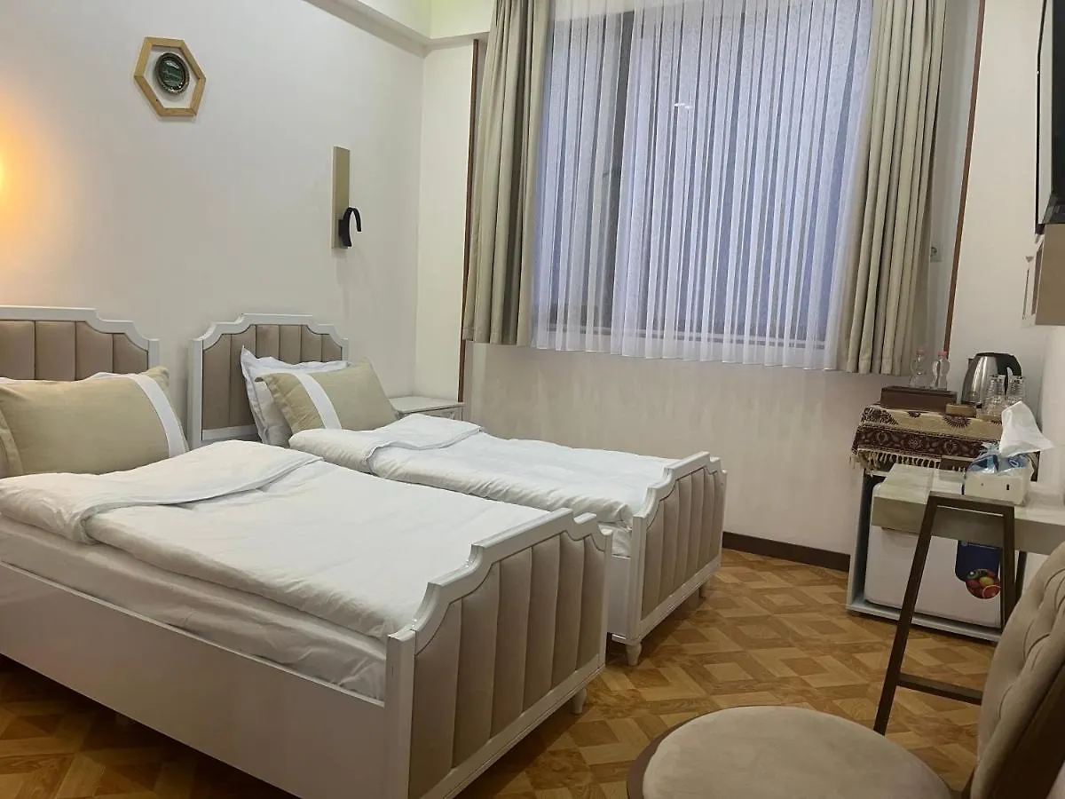 Luxin Hotell Tbilisi