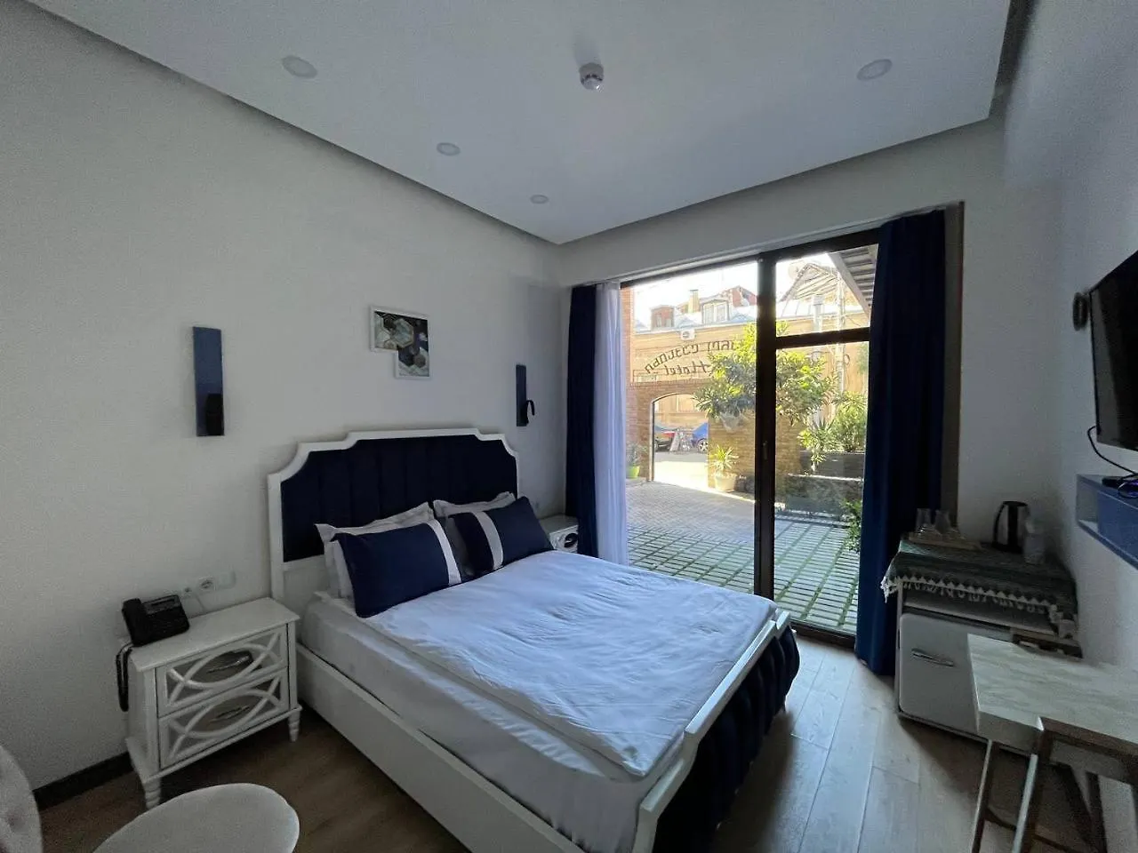 Luxin Hotell Tbilisi